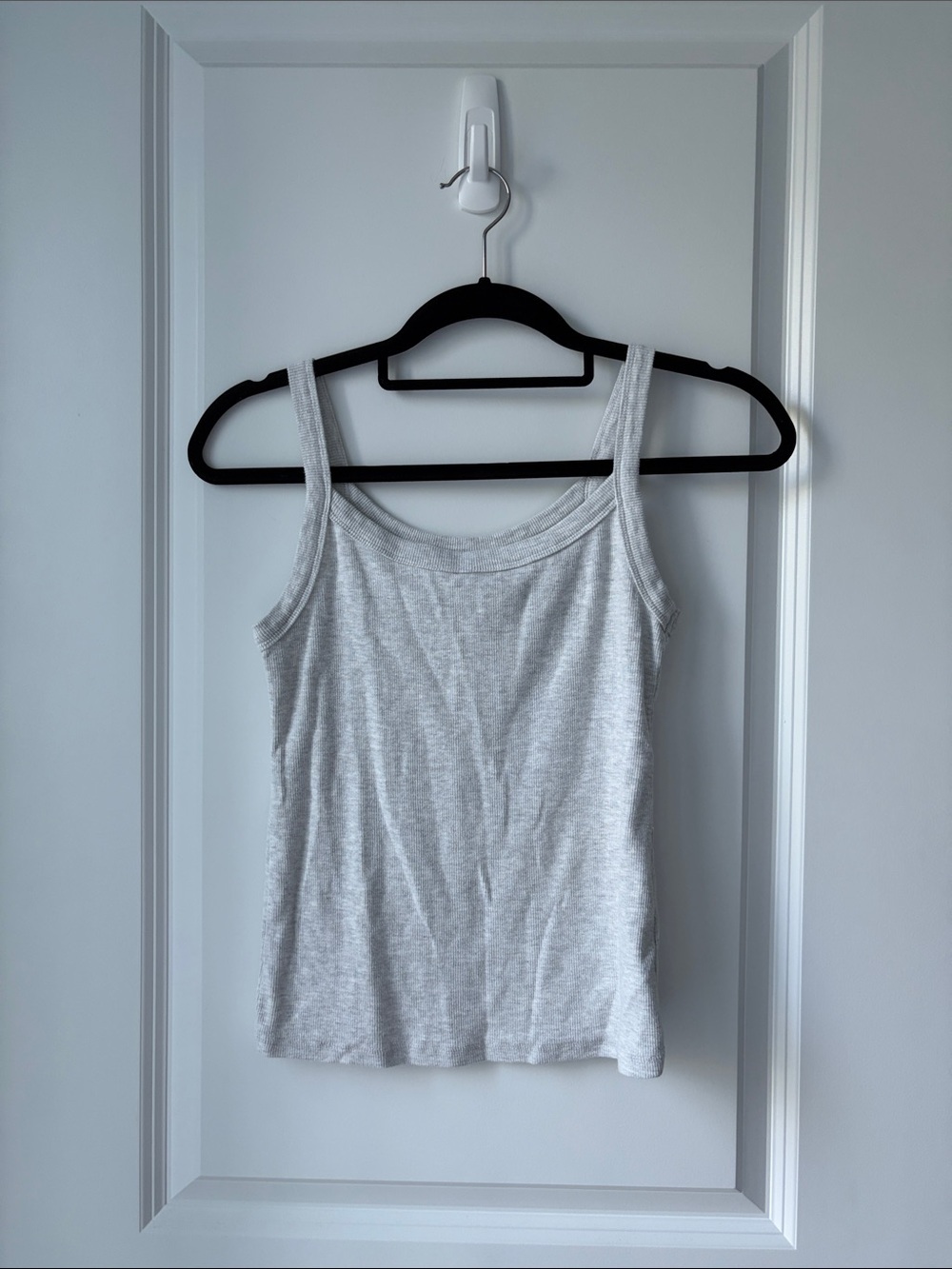 Old Navy Light Gray Fitted Ribbed Tank Top